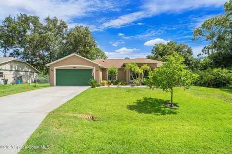 990 Sablon Street SE Palm Bay FL 32909