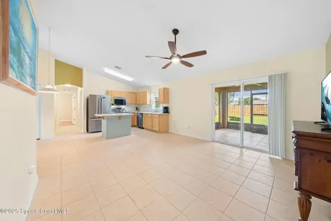 990 Sablon Street SE Palm Bay FL 32909