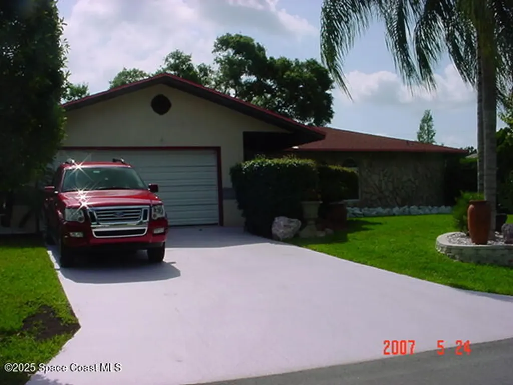 241 Velvet Avenue NE Palm Bay FL 32907