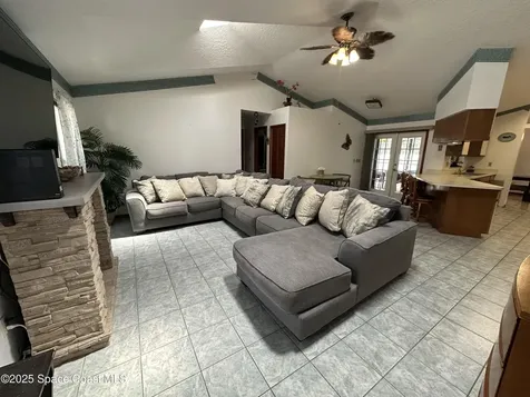 822 Williamson Avenue Sebastian FL 32958