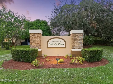 5828 NW Windy Pines Lane Port St. Lucie FL 34986