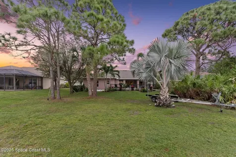 5828 NW Windy Pines Lane Port St. Lucie FL 34986