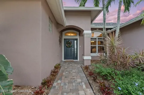 5828 NW Windy Pines Lane Port St. Lucie FL 34986