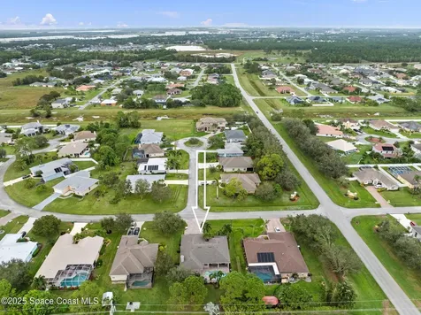 5828 NW Windy Pines Lane Port St. Lucie FL 34986