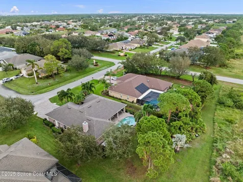 5828 NW Windy Pines Lane Port St. Lucie FL 34986