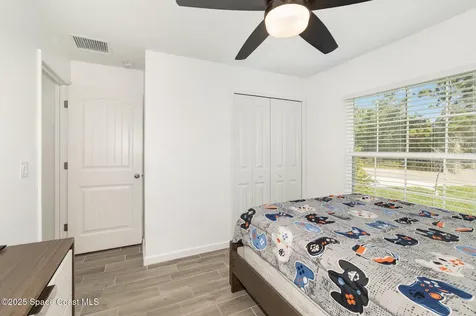 1534 Pine Street Orlando FL 32824