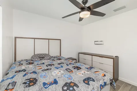1534 Pine Street Orlando FL 32824