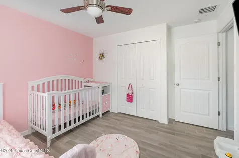1534 Pine Street Orlando FL 32824