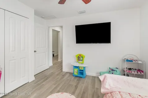 1534 Pine Street Orlando FL 32824