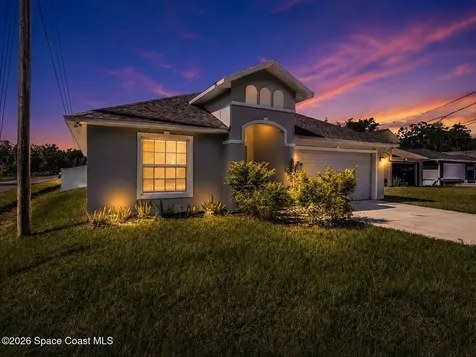 1534 Pine Street Orlando FL 32824