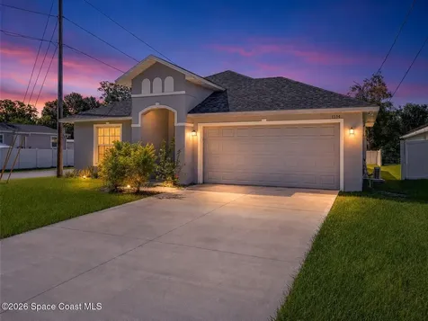 1534 Pine Street Orlando FL 32824
