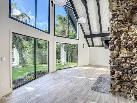 128 S Montgomery Avenue Deland FL 32720