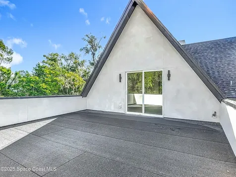 128 S Montgomery Avenue Deland FL 32720