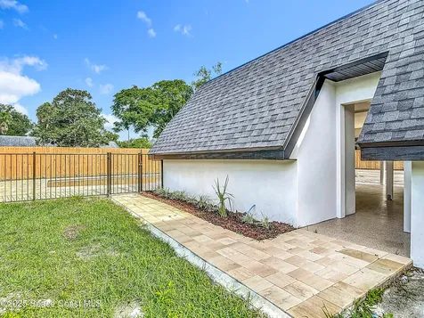 128 S Montgomery Avenue Deland FL 32720