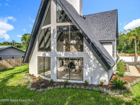 128 S Montgomery Avenue Deland FL 32720