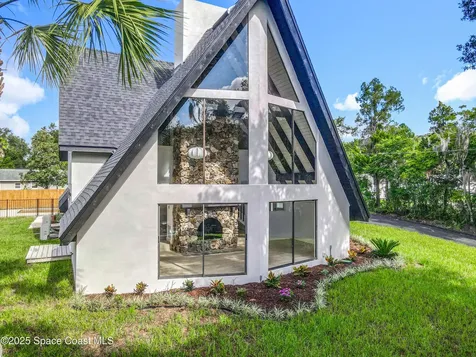 128 S Montgomery Avenue Deland FL 32720
