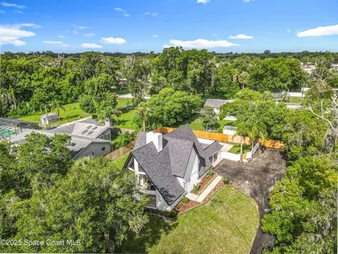 128 S Montgomery Avenue Deland FL 32720