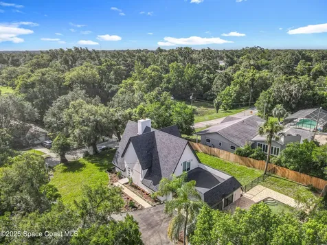 128 S Montgomery Avenue Deland FL 32720