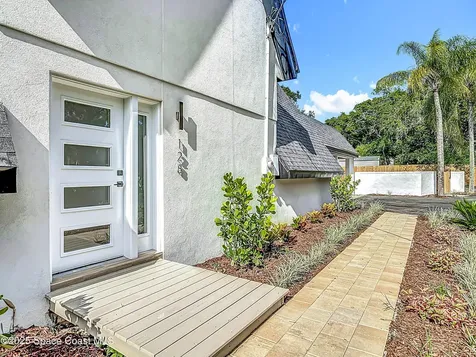 128 S Montgomery Avenue Deland FL 32720