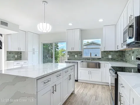 128 S Montgomery Avenue Deland FL 32720