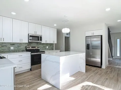 128 S Montgomery Avenue Deland FL 32720