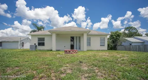1752 Valcourt Street NW Palm Bay FL 32907