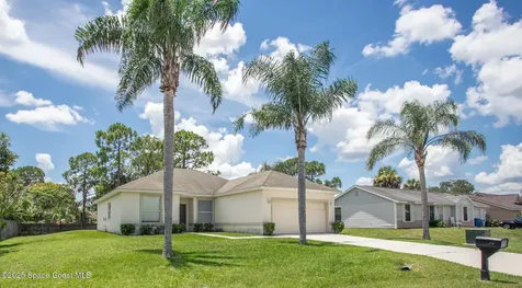 1752 Valcourt Street NW Palm Bay FL 32907