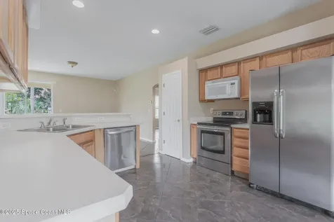 1752 Valcourt Street NW Palm Bay FL 32907