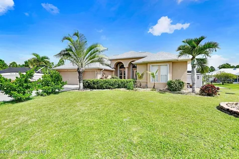 393 Farley Street SW Palm Bay FL 32908