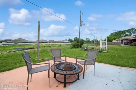 871 Quanah Street SE Palm Bay FL 32909