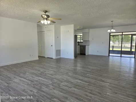 510 Brickell Street SE Palm Bay FL 32909
