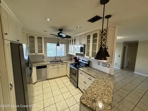 530 Escarole Street SE Palm Bay FL 32909