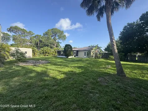 530 Escarole Street SE Palm Bay FL 32909