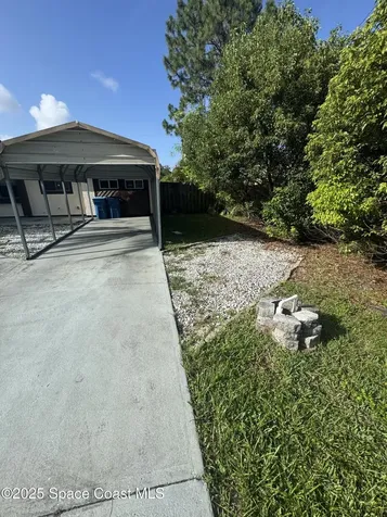 530 Escarole Street SE Palm Bay FL 32909
