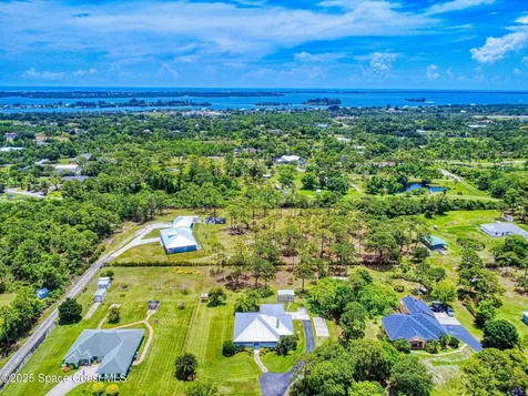 6025 Brabrook Avenue Grant FL 32949