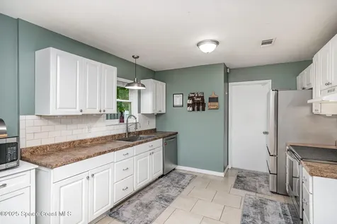 1082 Apricot Avenue SE Palm Bay FL 32909