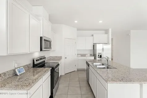 2224 Farmhouse Road SE Palm Bay FL 32909