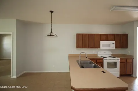 425 Breckenridge Circle SE Palm Bay FL 32909