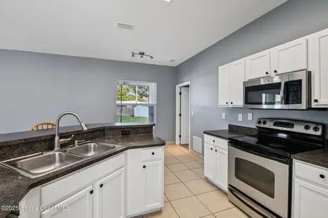 982 Colonial Avenue SE Palm Bay FL 32909
