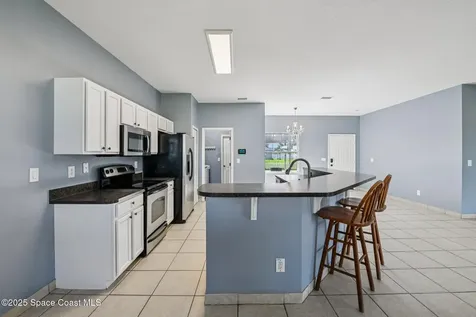 982 Colonial Avenue SE Palm Bay FL 32909