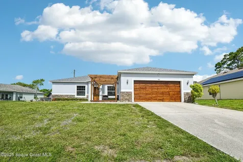 982 Colonial Avenue SE Palm Bay FL 32909