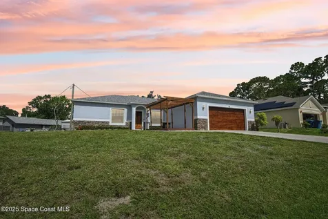 982 Colonial Avenue SE Palm Bay FL 32909