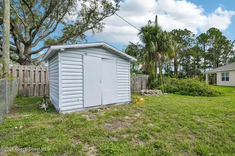 982 Colonial Avenue SE Palm Bay FL 32909