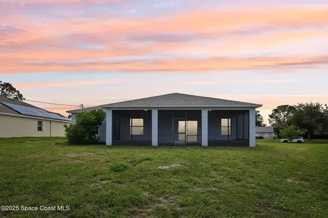 982 Colonial Avenue SE Palm Bay FL 32909