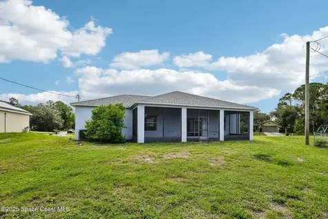 982 Colonial Avenue SE Palm Bay FL 32909