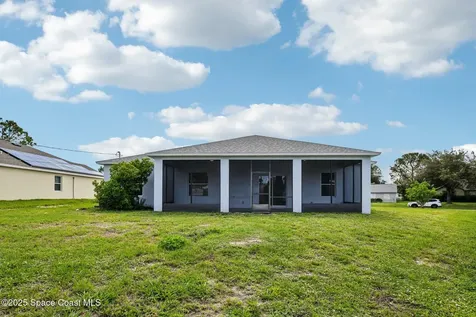 982 Colonial Avenue SE Palm Bay FL 32909