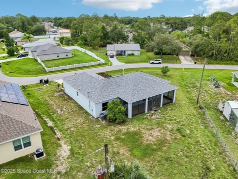982 Colonial Avenue SE Palm Bay FL 32909