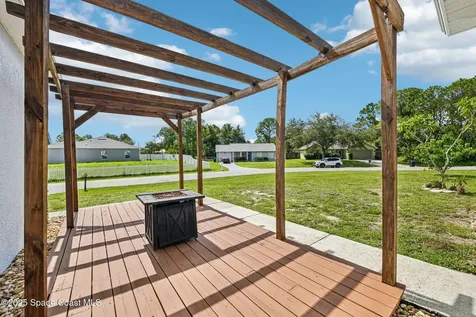 982 Colonial Avenue SE Palm Bay FL 32909