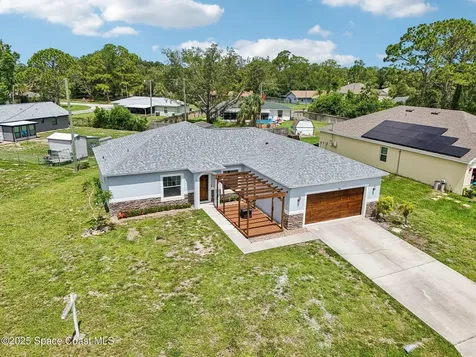 982 Colonial Avenue SE Palm Bay FL 32909