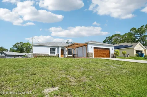 982 Colonial Avenue SE Palm Bay FL 32909
